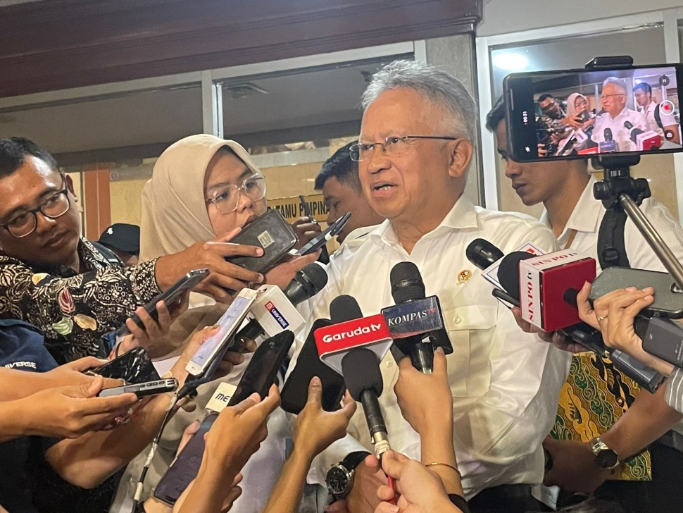 Omon-Omon Generasi Emas, Anak Muda Terancam Sulit Kuliah Jika UKT Naik