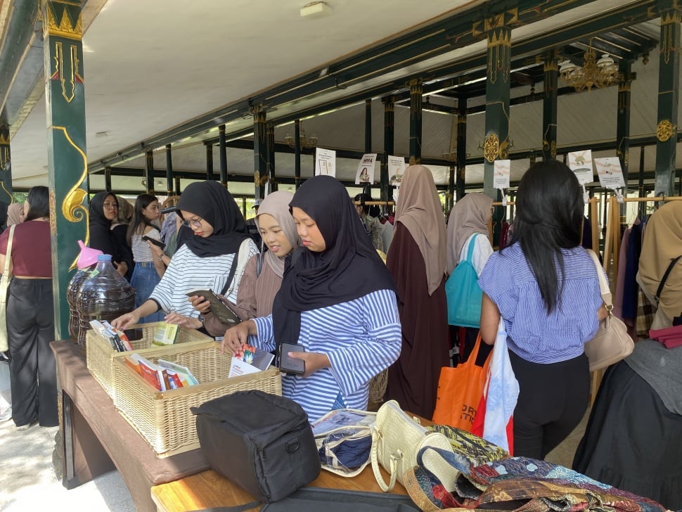 Bersaling Silang di Pasar Wiguna Yogyakarta (Yoursay.id/Hernawan)