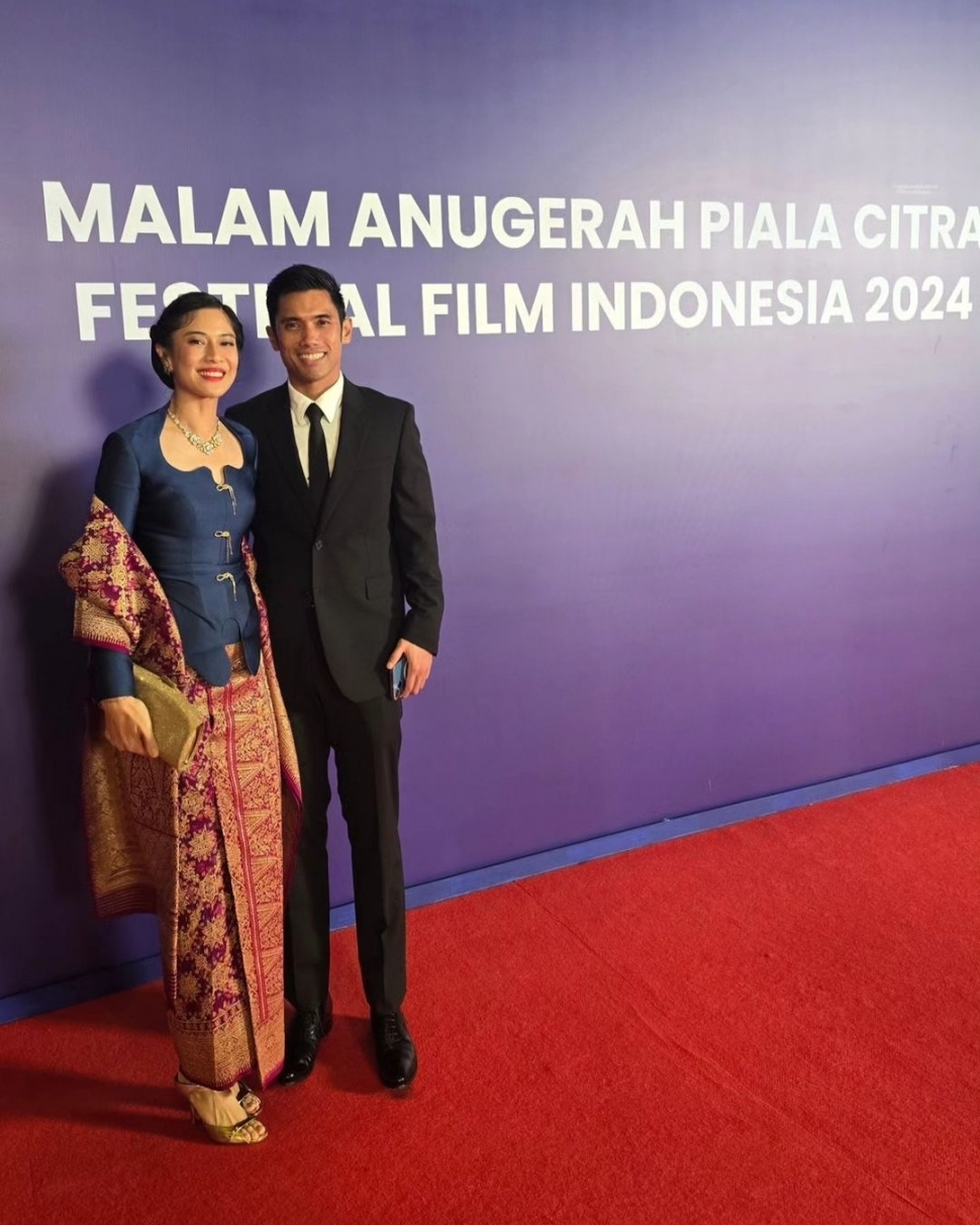 Pesona Dian Sastrowardoyo di Red Carpet FFI 2024: Outfit Etnik yang Memukau (Instagram)