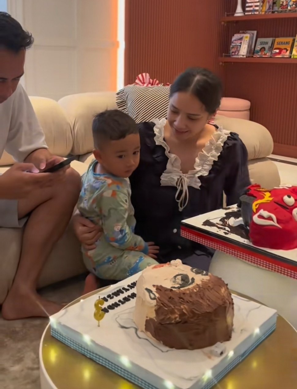 Kejutan Manis Ulang Tahun Rayyanza: Dari Kado Rafathar hingga Mobil Lighting McQueen (Instagram)