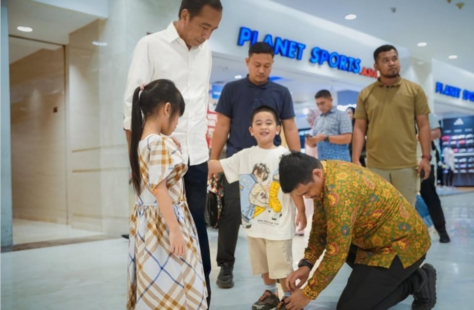 Potret Jokowi dan Bobby Nasution Ajak Sedah Mirah dan Panembahan Al Nahyan ke Mal (Instagram)