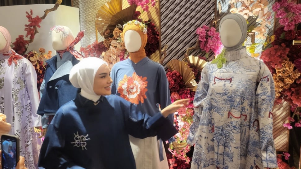 Koleksi Lompatali dari Ria Miranda di Annual Show 2025 (Suara.com/Dinda Rachmawati)