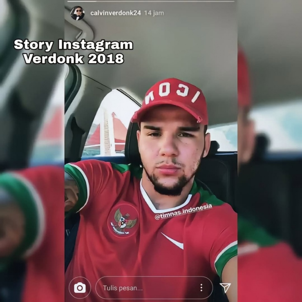 Calvin Verdonk foto pakai jersey timnas Indonesia pada tahun 2018 silam. (IG Stories Calvin Verdonk)