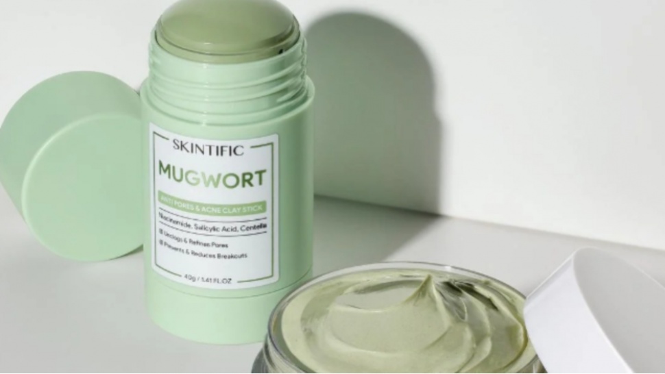 Skintific Mugwort Acne Clay Stick (sociolla.com)