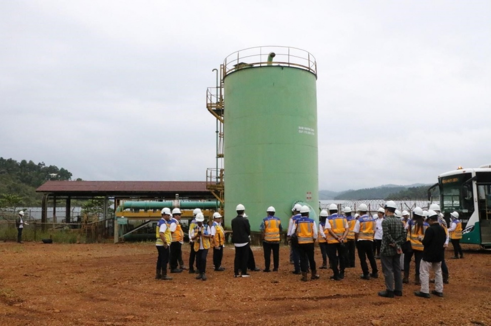 Penyulingan air bersih siap minum yang diambil dari Danau Matano. (Dok: Istimewa)