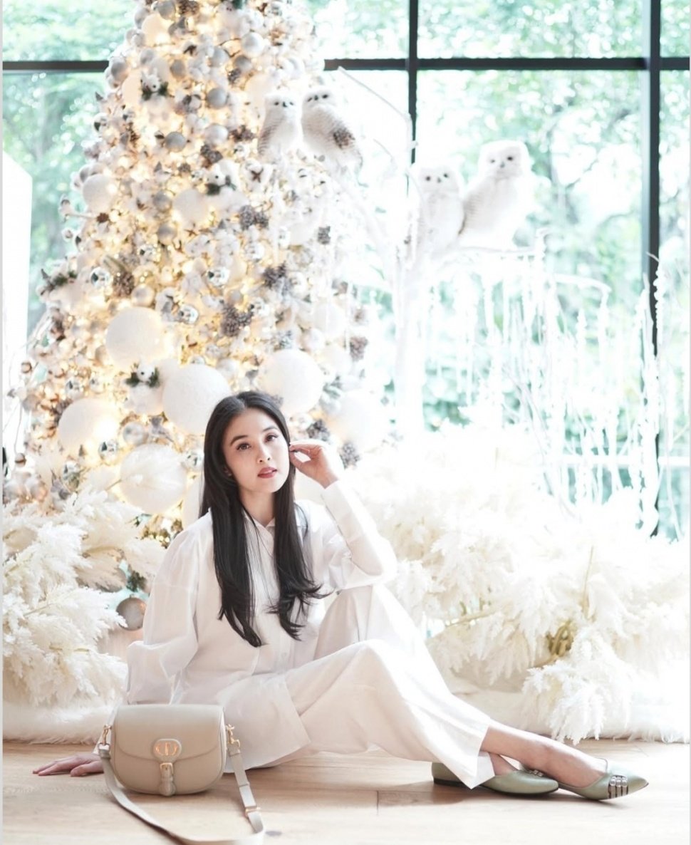 Penampakan Pohon Natal Mewah Sandra Dewi dari Tahun ke Tahun (Instagram)