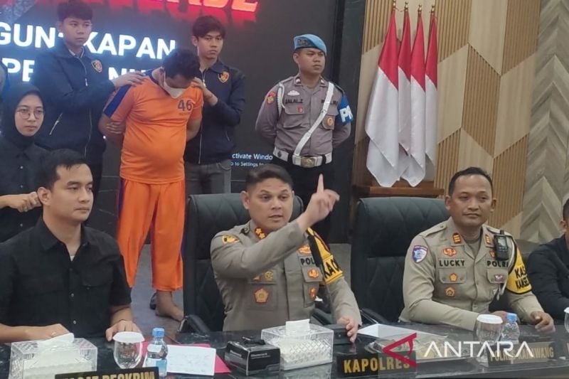 Kapolres Karawang AKBP Edwar Zulkarnain. (ANTARA/Ali Khumaini)