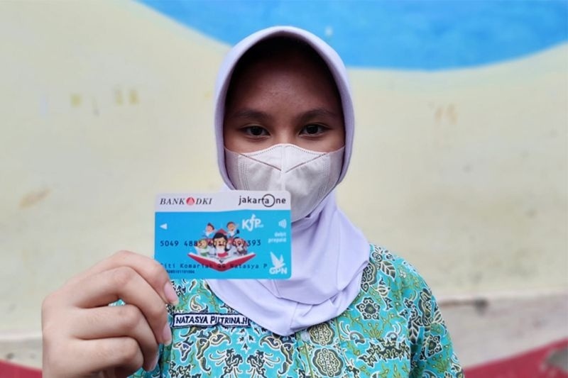 Bayang Ancaman Putus Sekolah di Balik Syarat Baru Penerima KJP Plus: Mengapa Merugikan Kelompok Miskin?