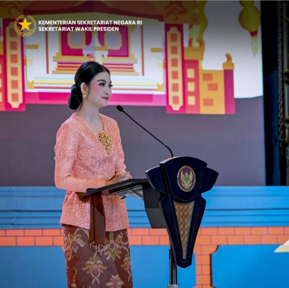 Pesona Selvi Ananda dalam Kebaya Bali di Jala Fair 2025 (Instagram/setwapres.id)