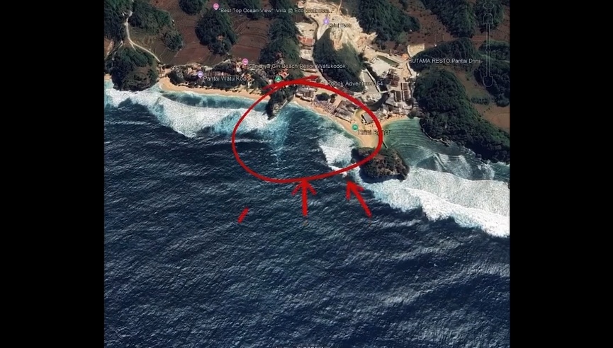 Penampakan Rip Current Pantai Drini dari satelit. (Instagram Tim SAR Baron)