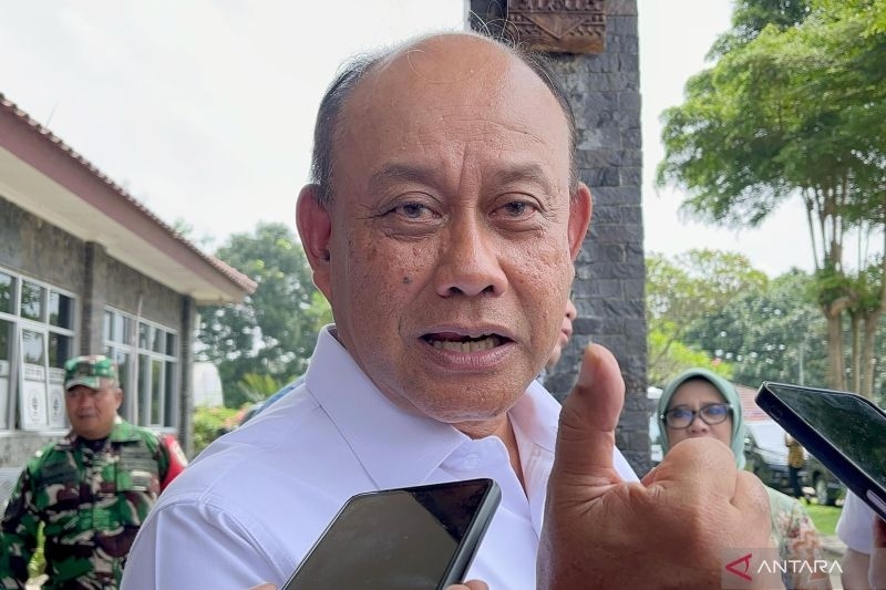 Kepala Badan Gizi Nasional (BGN) Dadan Hindayana dalam peluncuran Center of Excellence (CoE) atau pusat riset unggulan di kawasan Agribusiness and Technology Park (ATP) IPB University, Dramaga, Kabupaten Bogor, Jawa Barat, Selasa (11/2/2025). (ANTARA/M Fikri Setiawan)