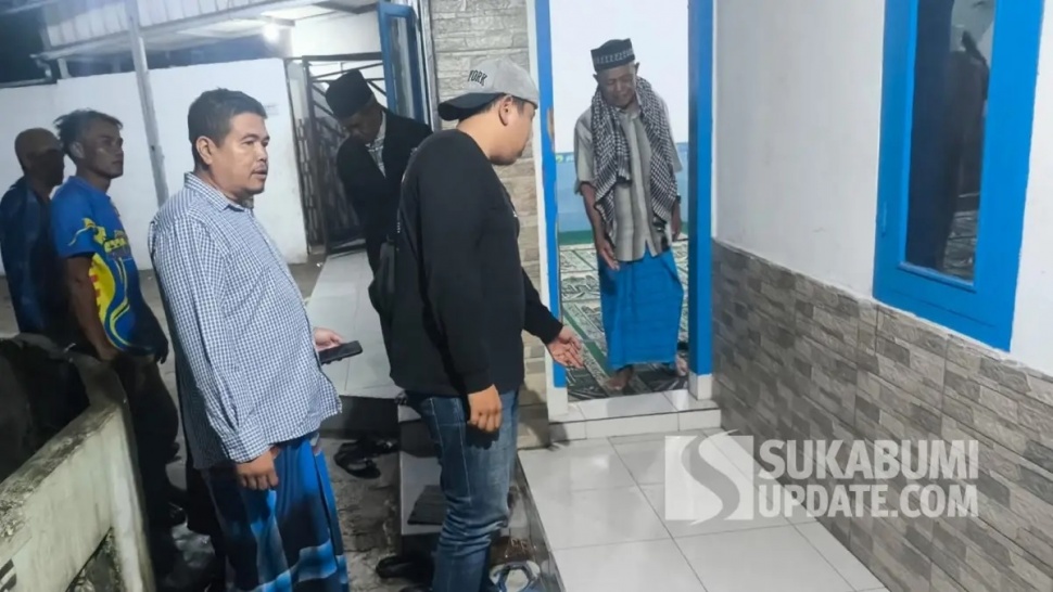 Lokasi penemuan bayi di Masjid Nurul Hidayah di Kampung Lamping RT 06/02 Kelurahan Jayaraksa, Kecamatan Baros, Kota Sukabumi, Kamis (13/2/2025). | Foto: SU/Asep Awaludin