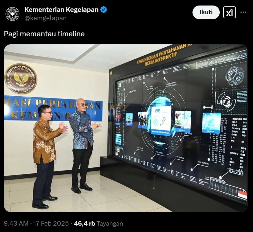 Kemenhan pamer media interaktif ke Deddy Corbuzier. (x/kemgelapan)