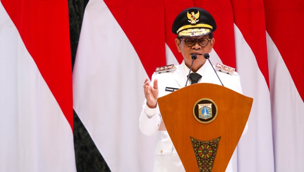 Gubernur Jakarta Pramono Anung menyampaikan pidatonya usai melakukan Serah Terima Jabatan di Jakarta, Kamis (20/2/2025). [Suara.com/Alfian Winanto]