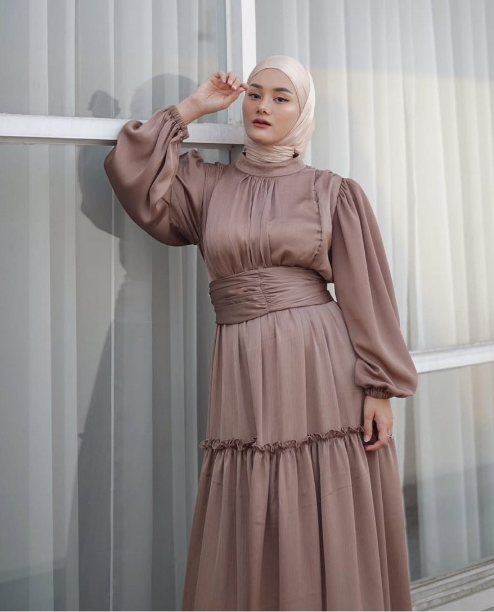 Outfit Kondangan Hijab Para Selebriti: Dinda Hauw (Instagram)