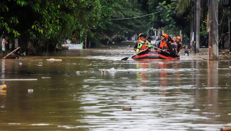 Banjir di Jabodetabek Hingga Warga Minta Tolong di Medsos: Mengapa Pemerintah Gagal Mengelola Komunikasi Krisis?