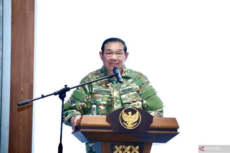 Presiden ke-6 RI Susilo Bambang Yudhoyono (SBY) pada Retret Kepala Daerah 2025 di Lembah Tidar Akademi Militer (Akmil) Magelang, Jawa Tengah, Kamis (27/2/2025). (ANTARA/HO-Puspen Kementerian Dalam Negeri)