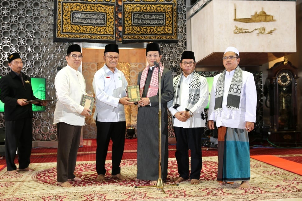 Peringati Nuzulul Quran, APP & Sinar Mas Wakafkan 5.000 Alquran ke Masjid Istiqlal (Dok. Istimewa)