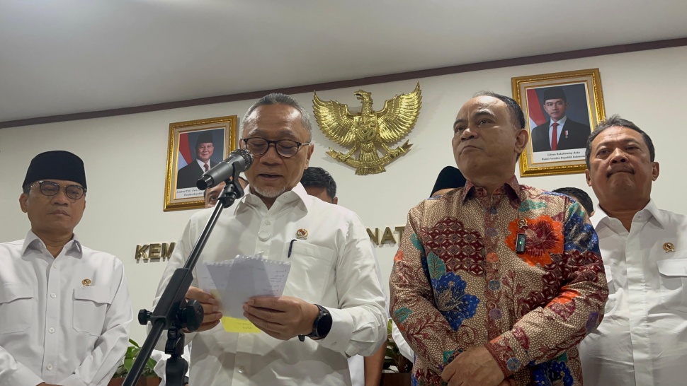 Sejumlah menteri dan pejabat negara menggelar rapat koordinasi koperasi desa merah putih/(Suara.com/Achmad Fauzi)
