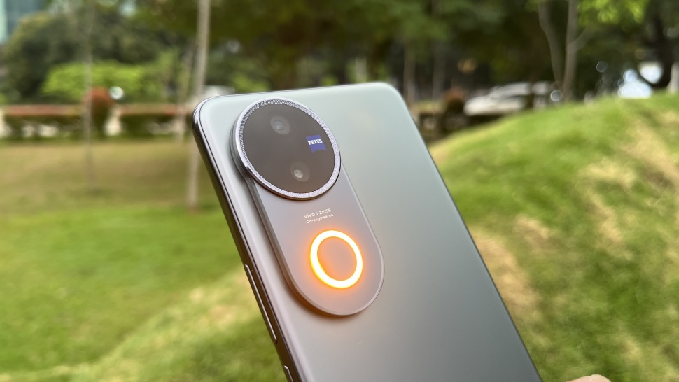 Review Vivo V50 5G. [Suara.com/Dicky Prastya