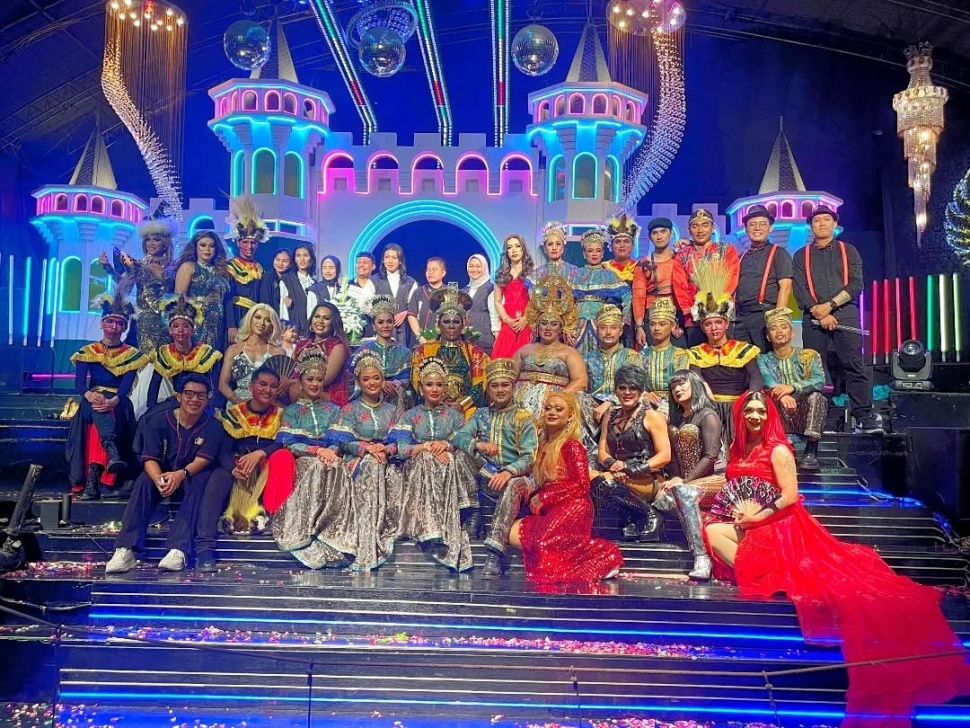 Potret Raminten Cabaret Show. (Instagram)