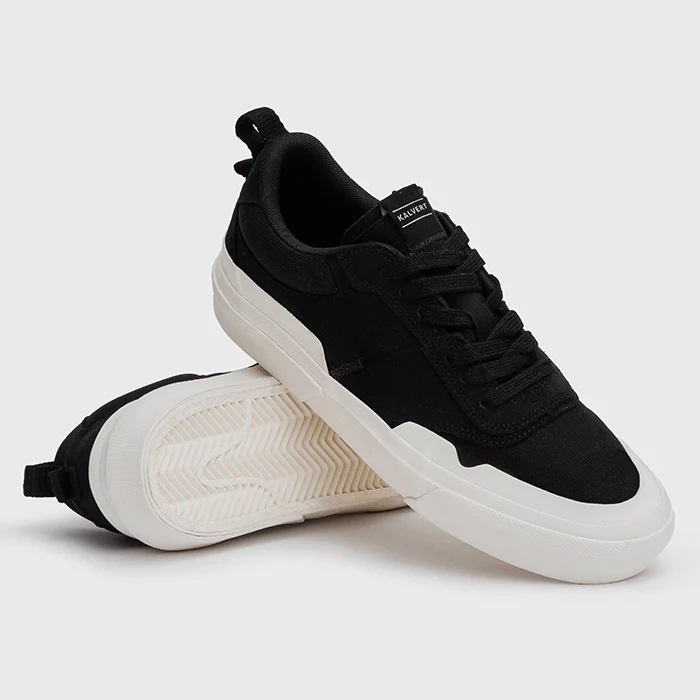 Sepatu lokal - Kalvert.