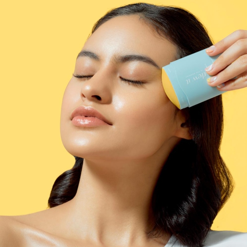 Dew It Skin Hydrating Moisturizer Stick. [Sociolla]