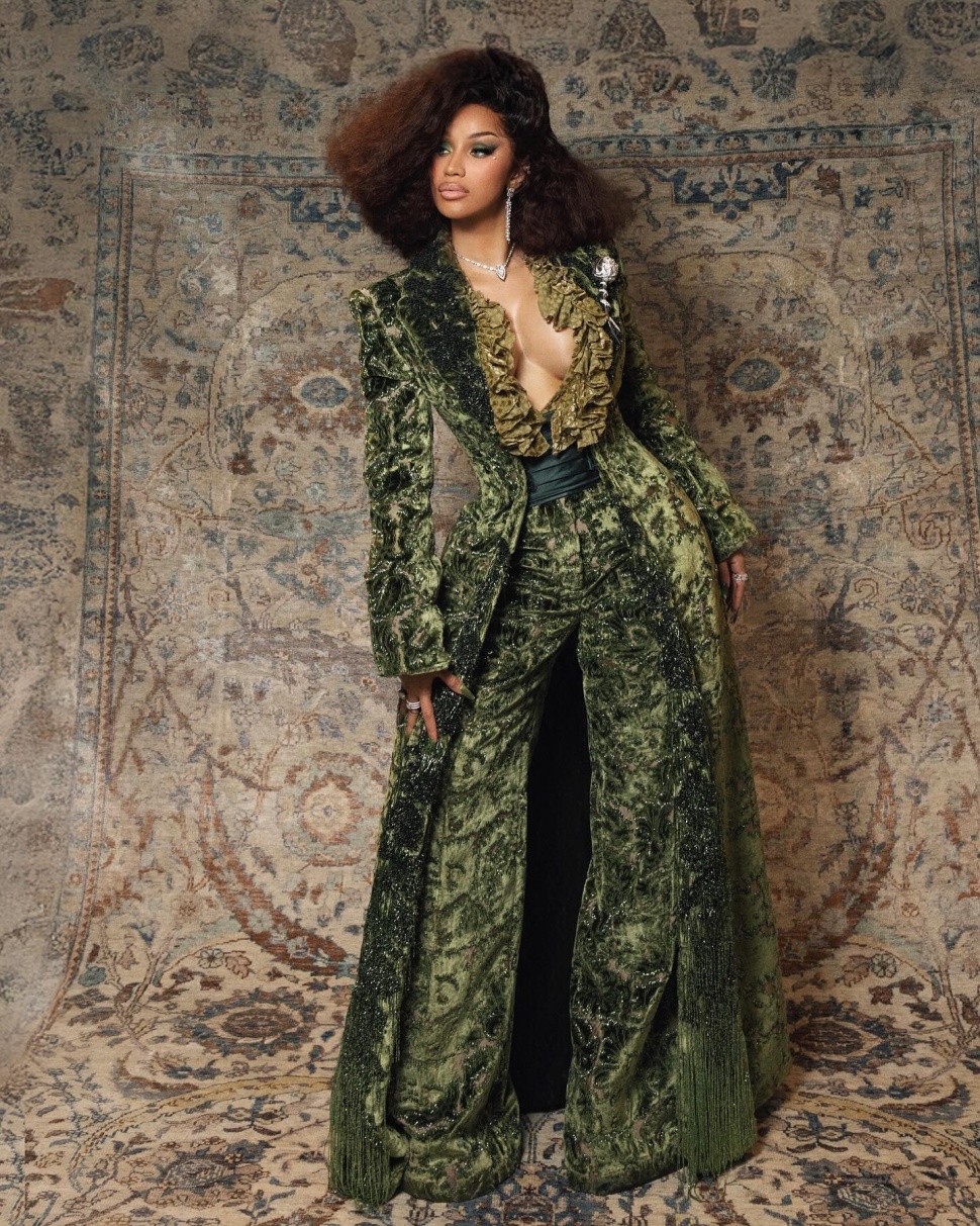 Cardi B dalam busananya untuk Met Gala 2025. [Instagram/iamcardib]