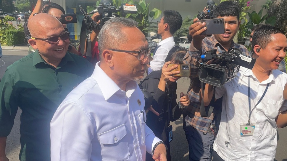 Menko Pangan Zulkifli Hasan alias Zulhas di Istana Kepresidenan, Jakarta, Kamis (8/5/2025). [Suara.com/Bagaskara]