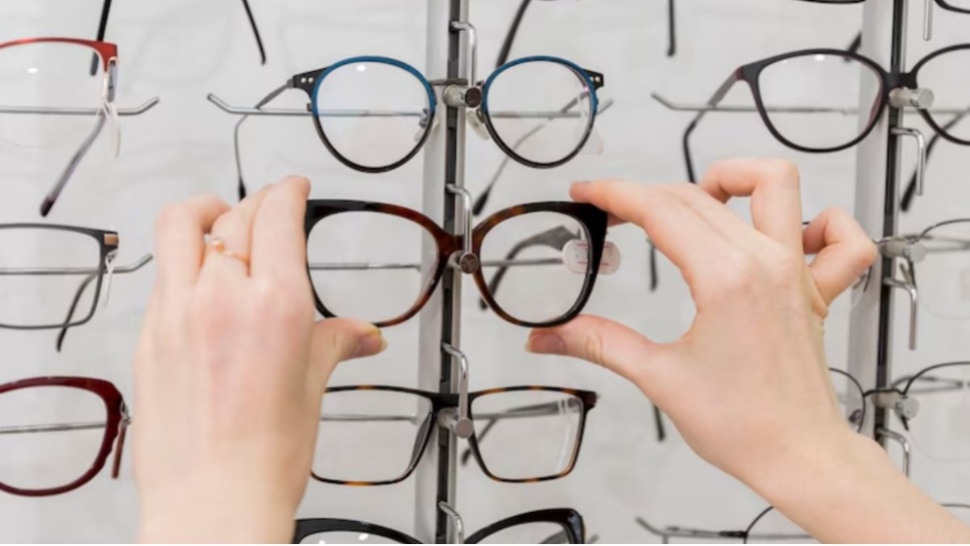 Manfaatkan Promo Spesial BRI di Optik Sepasang (freepik)