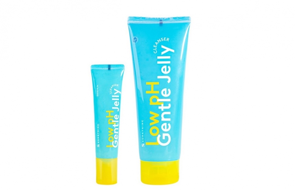 Somethinc Low pH Gentle Jelly Cleanser menjadi salah satu sabun cuci muka atau facial wash yang sangat aman dipakai untuk remaja karena kandungan bahan dan formulanya yang gentle (somethinc.com)