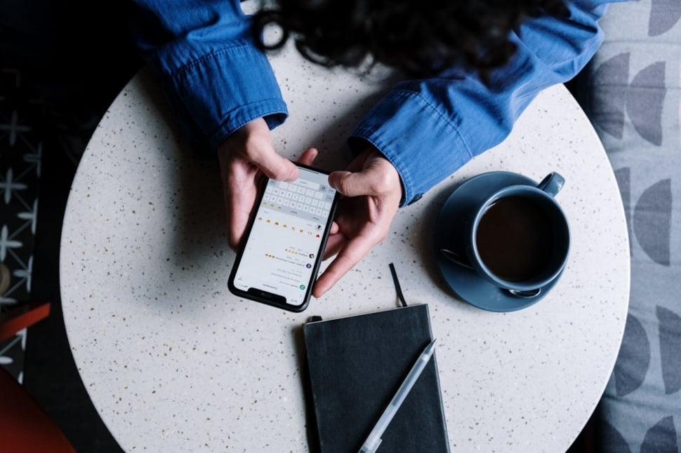 Ilustrasi WhatsApp, Cara Menjaga Chat Tetap Aman, Sabtu (17/5/2025). [Pexels]