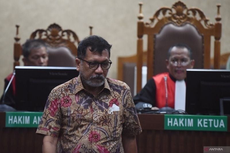 Zarof Ricar, eks pejabat Mahmakah Agung (MA) yang menjadi terdakwa suap vonis bebas terpidana kasus pembunuhan, Gregorius Ronnald Tannur di PN Surabaya. (Suara.com)
