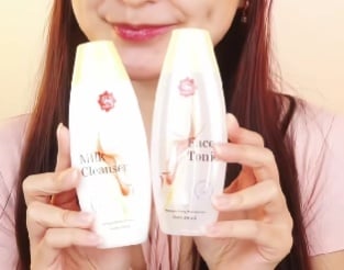 Viva Milk Cleanser dan Face Tonic Bengkuang. [TikTok Viva Comestics]
