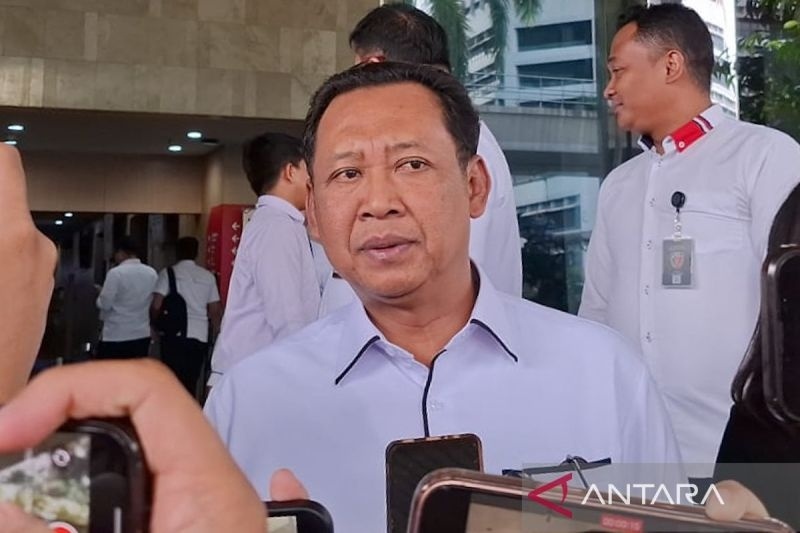 Wakil Ketua KPK Fitroh Rohcahyanto saat memberikan keterangan pers di Gedung Pusat Edukasi Antikorupsi KPK, Jakarta. (ANTARA/Rio Feisal)