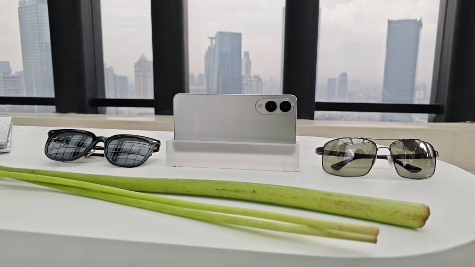Samsung Galaxy S25 Edge yang resmi diluncurkan ke Indonesia pada Senin (26/5/2025). [Suara.com/Dicky Prastya]