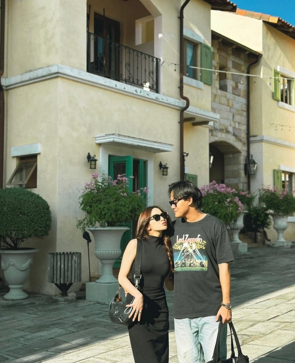 Outfit couple Rizky Febian & Mahalini (Foto: Instagram.com/rizkyfbian)