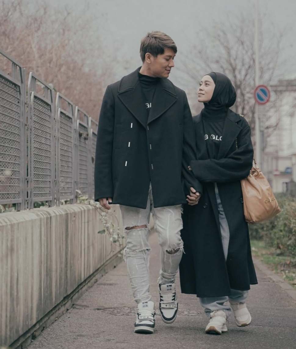 Outfit couple Rizky Billar & Lesti Kejora (Foto: Instagram.com/rizkybillar)