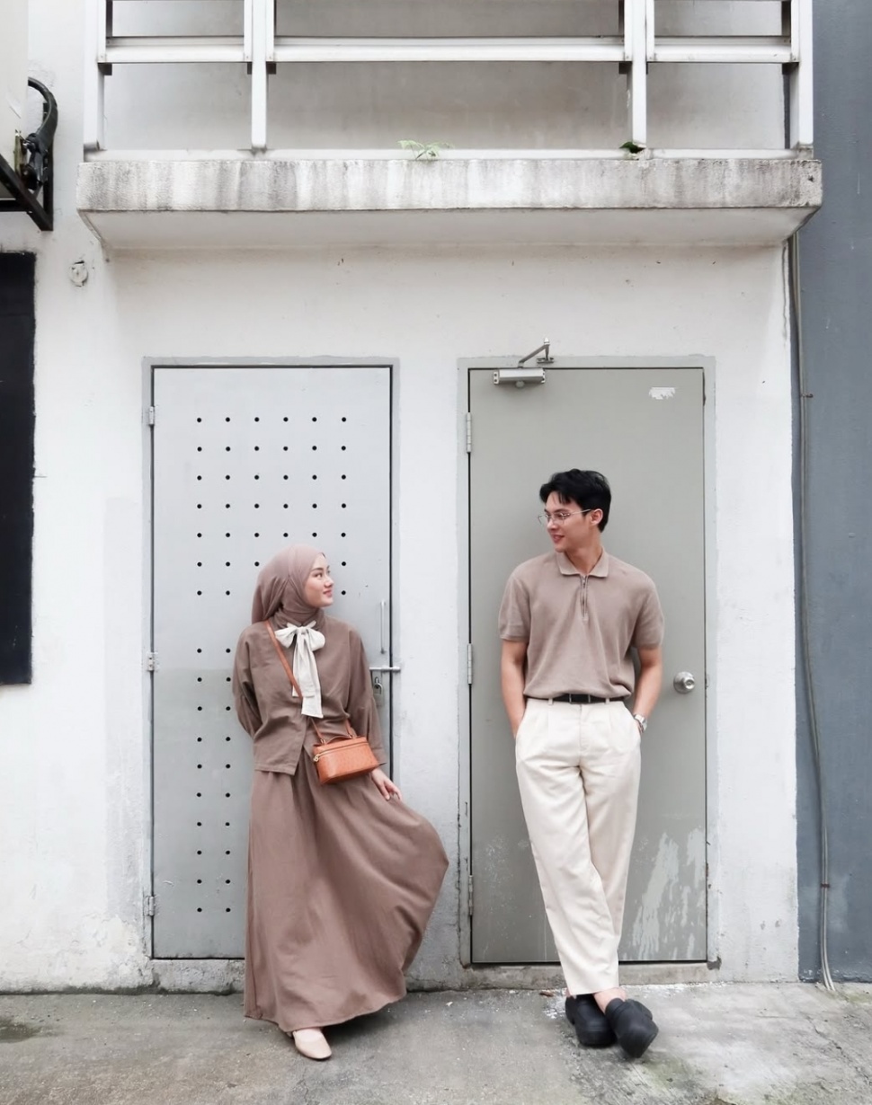 Outfit couple Rey Mbayang & Dinda Hauw (Foto: Instagram.com/rey_mbayang)