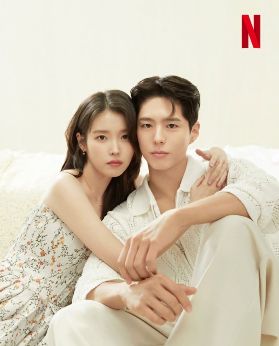 Park Bo Gum & IU (Sumber foto: Instagram.com/netflixkr)