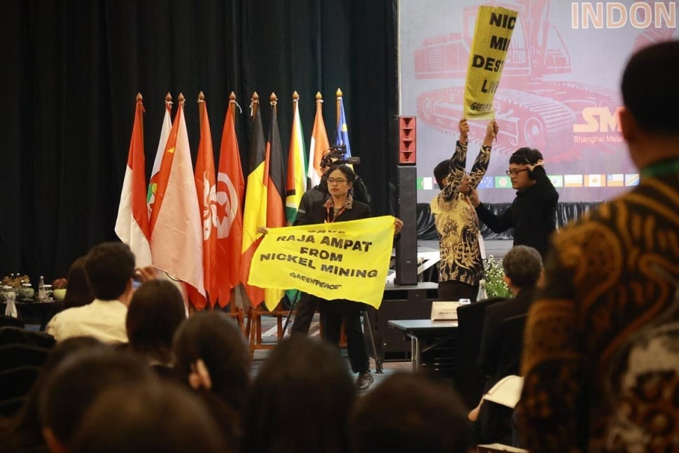 Aksi Protes Greenpeace Konferensi Nikel Internasional di Jakarta (Dok Dhemas Reviyanto / Greenpeace)