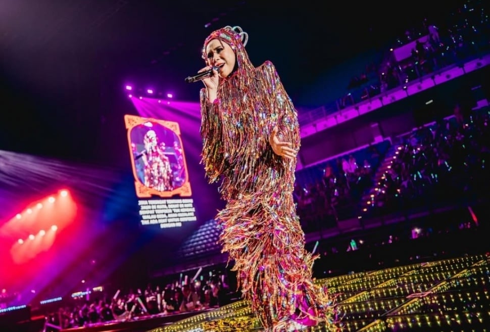 Gaya Glamor Melly Goeslaw di Konser Prom Nite (Instagram.com/melly_goeslaw)