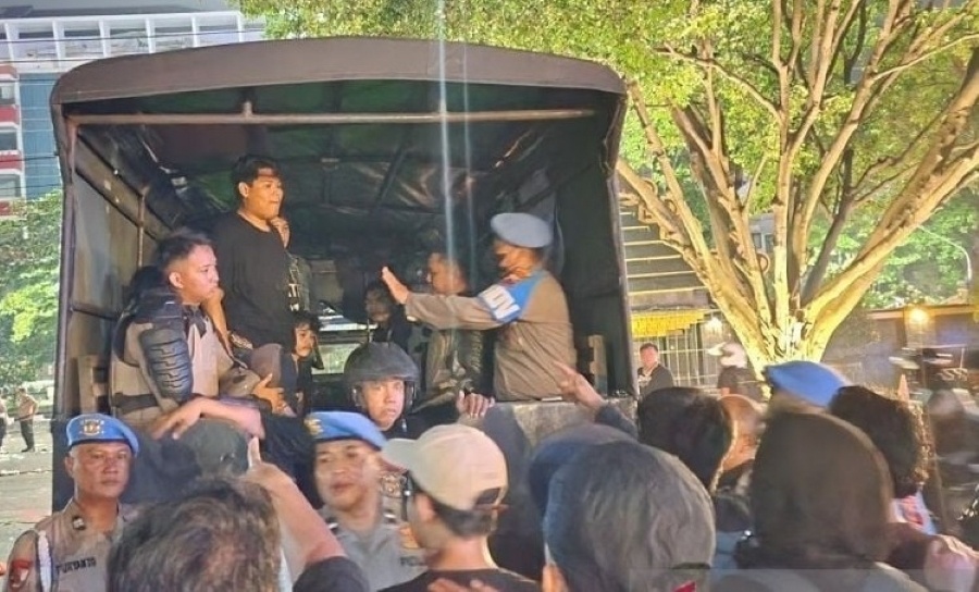 Demonstran Dijerat Pidana Pakai Pasal Karet, Bentuk Teror Aparat Penegak Hukum?
