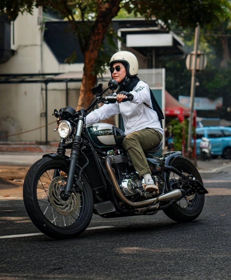OOTD Motoran Dian Ayu Lestari. (Instagram.com/dianayulestari)