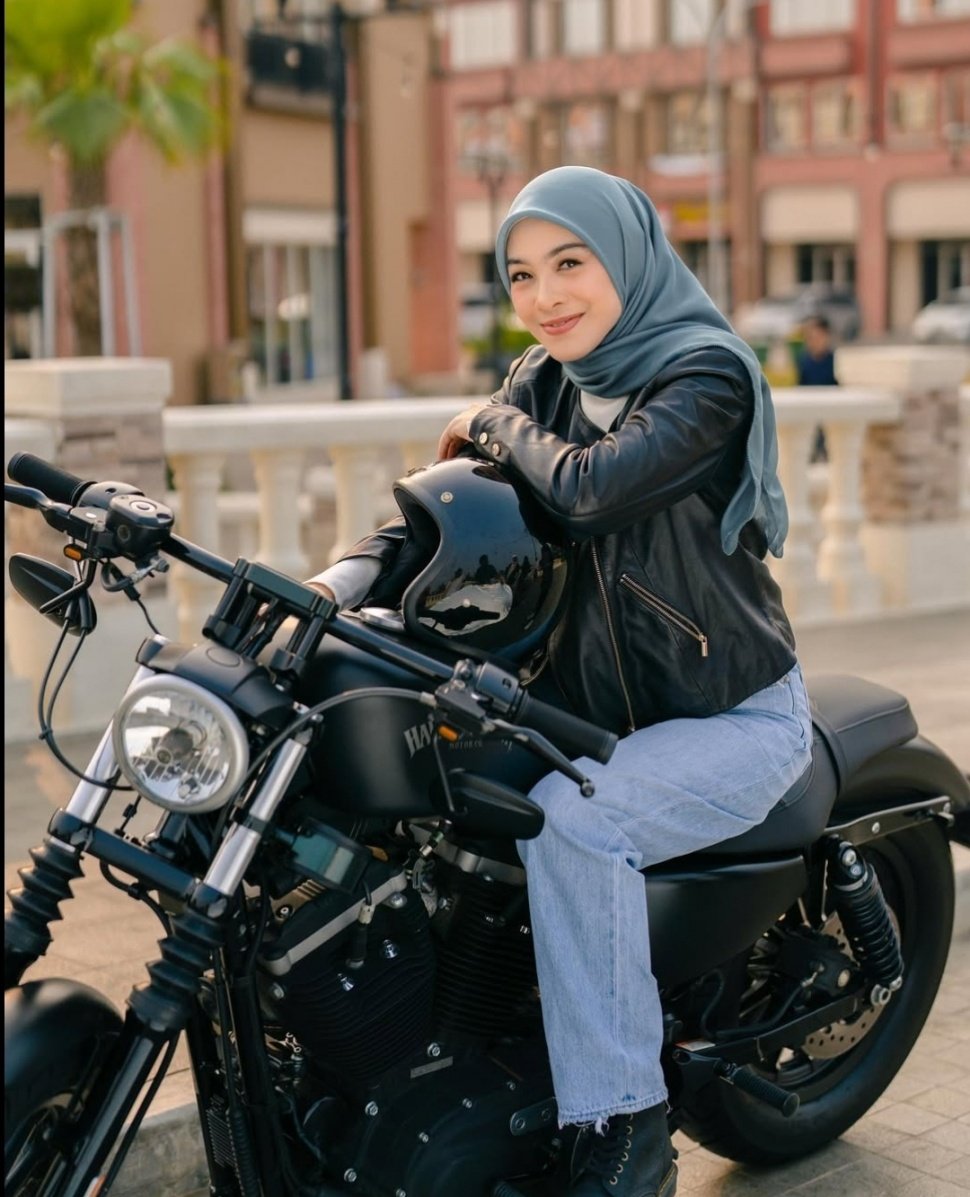 OOTD Motoran Dian Ayu Lestari. (Instagram.com/dianayulestari)