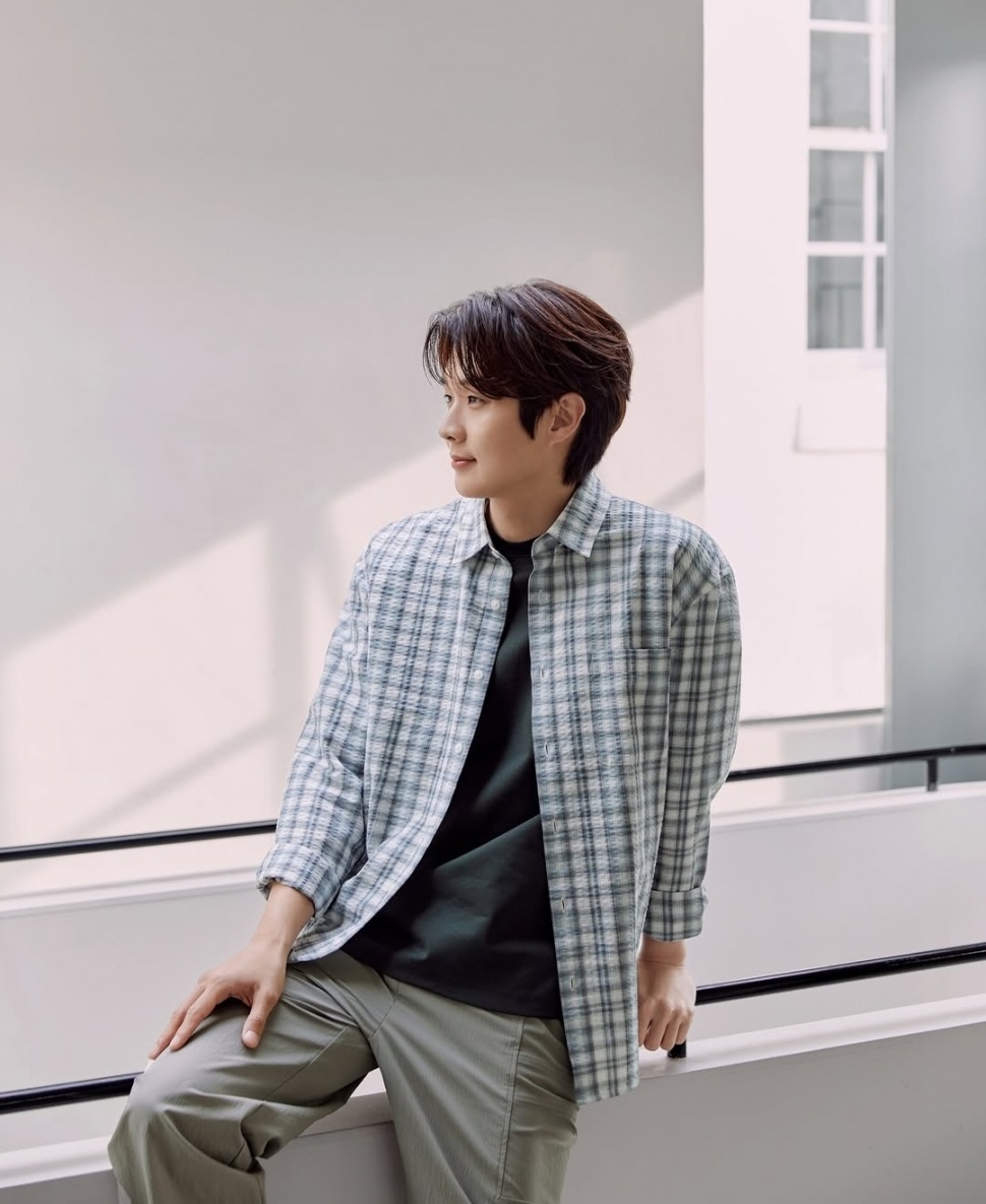 OOTD Choi Woo Shik (Instagram.com/dntlrdl)