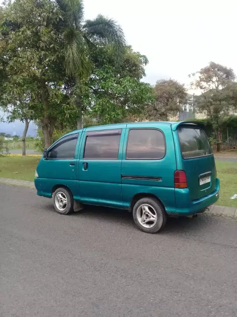 Daihatsu Espass (1997). (OLX)
