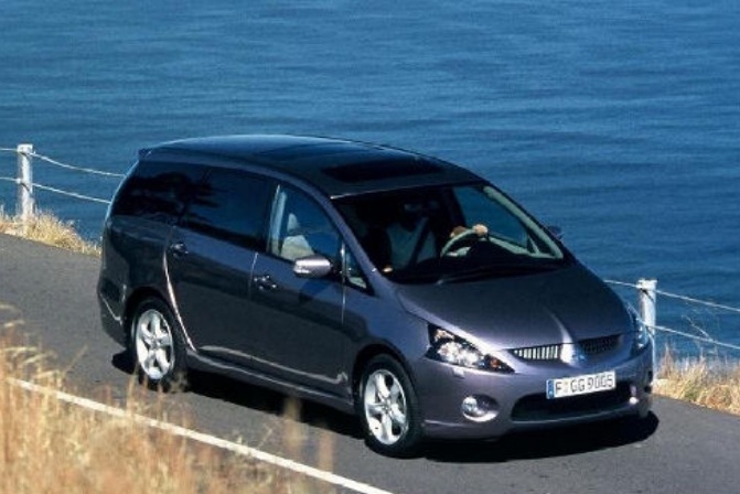 Mitsubishi Grandis 2005-2008. (Autokagus)