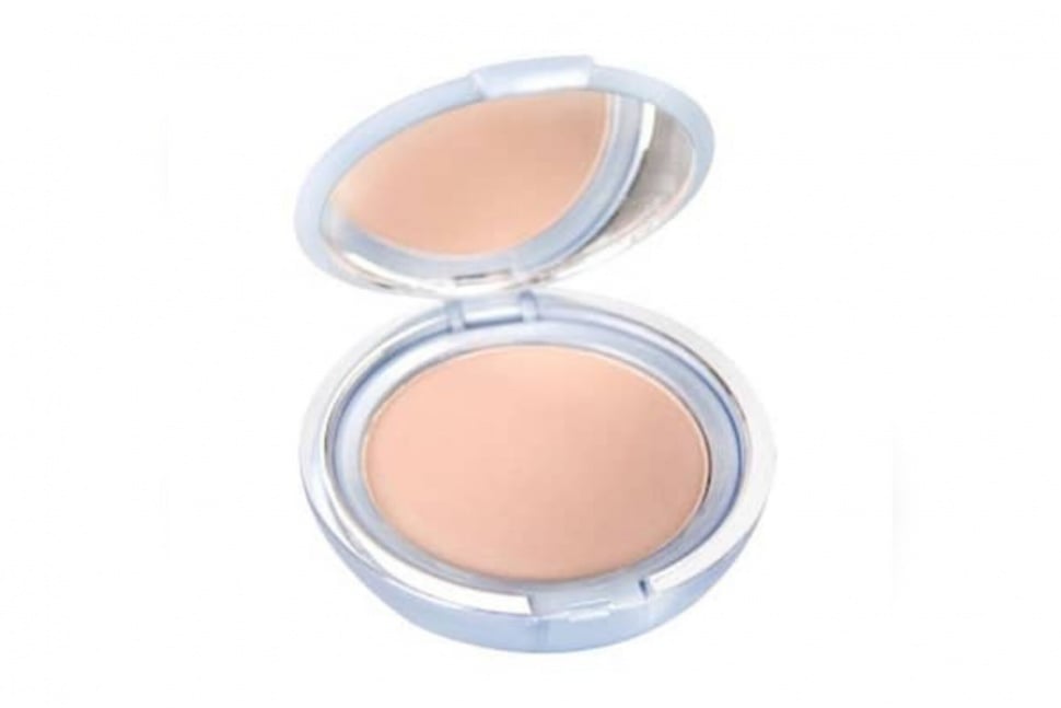 Rekomendasi bedak SPF untuk touch up. (blibli)