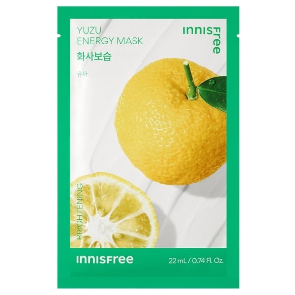 Sheet mask mengandung vitamin C.